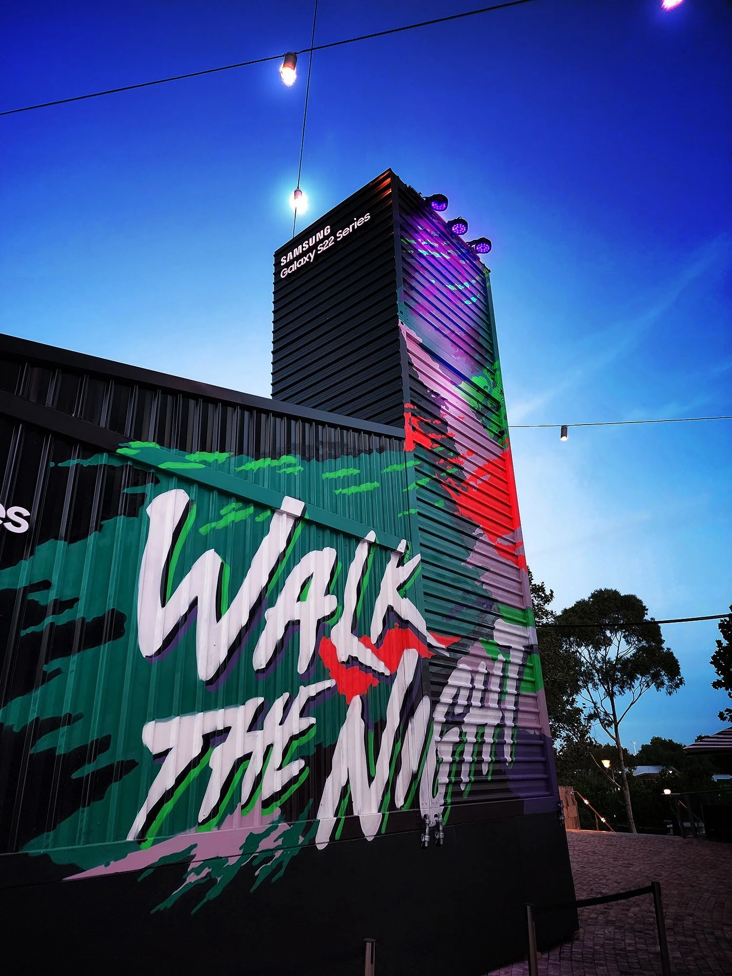 samsung-walk-the-night